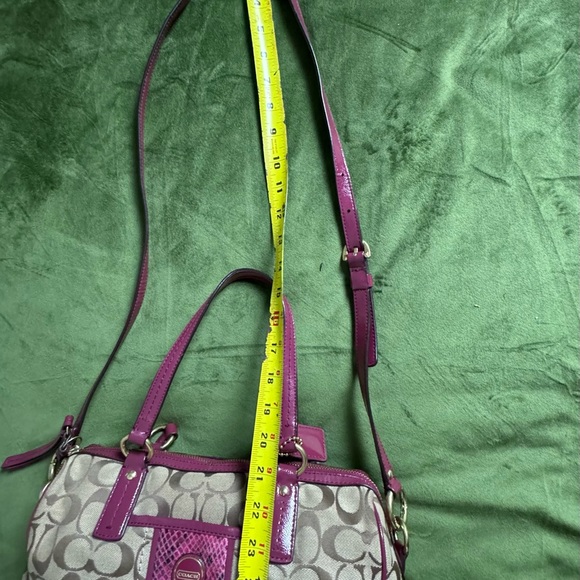 AUTHENTIC COACH PURSE F24884 SIGNATURE, GREAT CONDITION W/ REMOVABLE STRAP USED - Picture 8 of 13